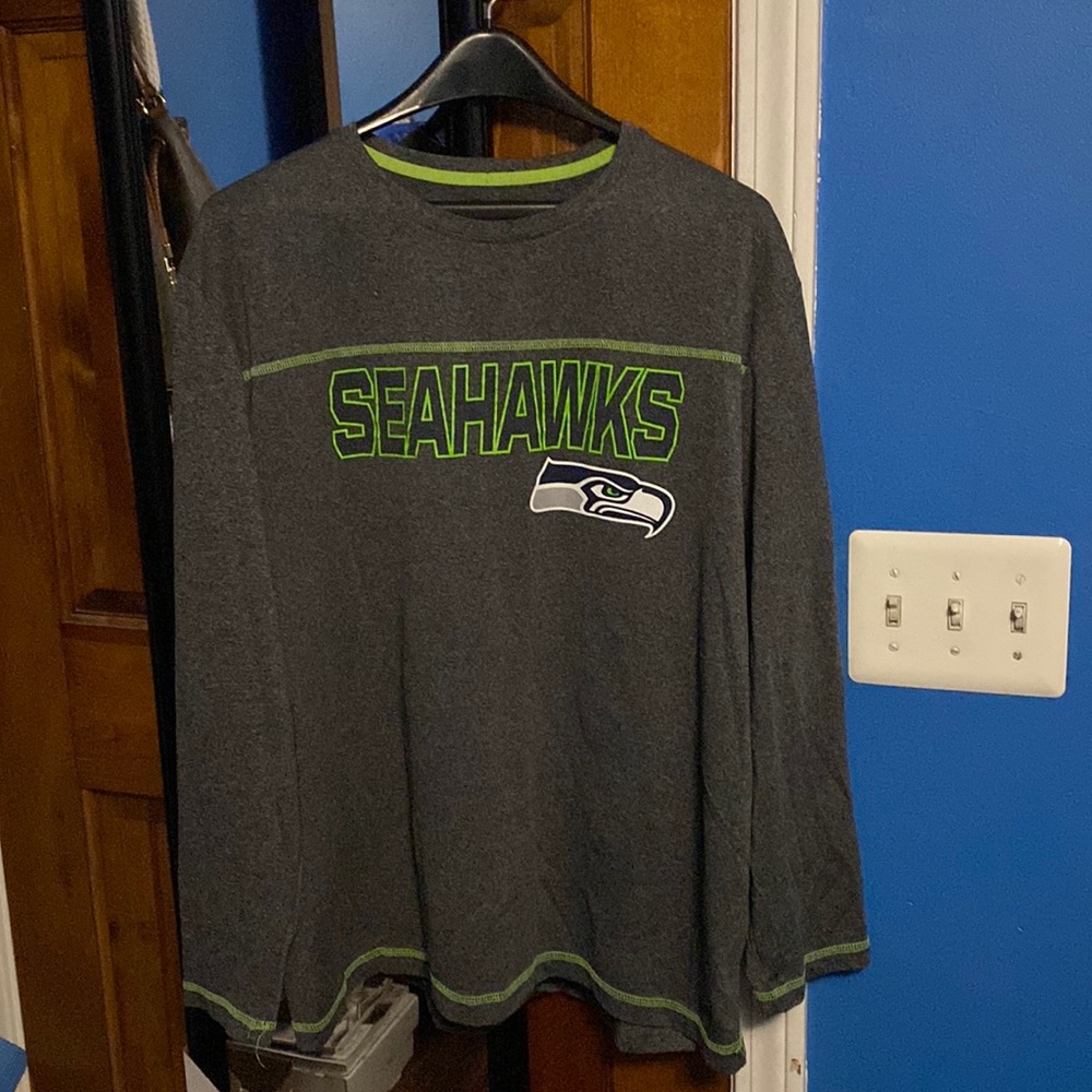 Men’s XL Seahawks long sleeve tee shirt